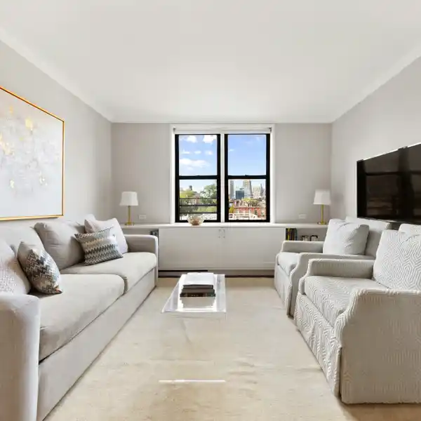 INCREDIBLY SUNNY TOP-FLOOR WEST VILLAGE HOME