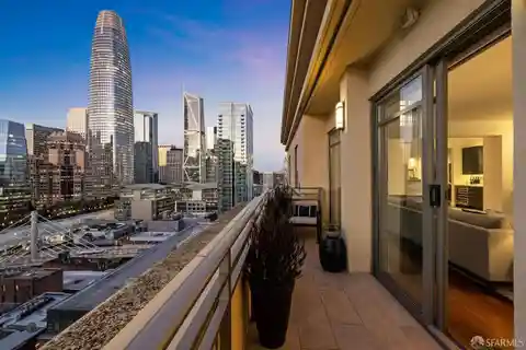 Top-Floor Penthouse in Vibrant Yerba Buena