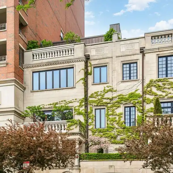 EXCEPTIONAL SINGLE-FAMILY RESIDENCE