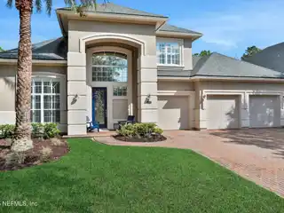 Beautiful Home in Sought-after Community