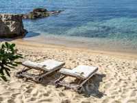 DELIGHTFUL PROPERTY WITH DIRECT SEA ACCESS