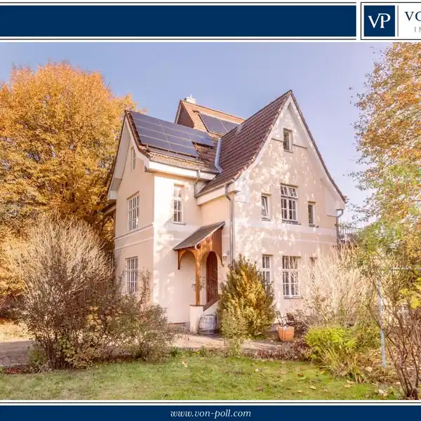 A HISTORIC ART NOUVEAU VILLA IN KIEL DüSTERNBROOK