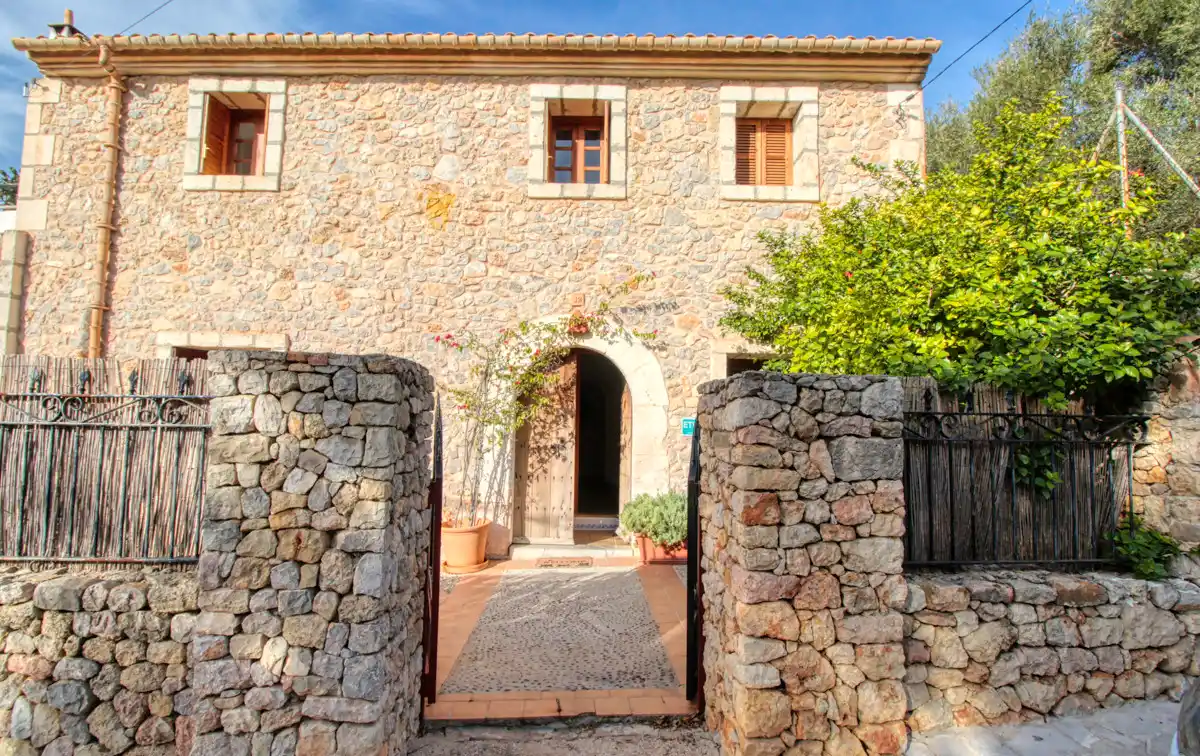 Fantastic Traditional House