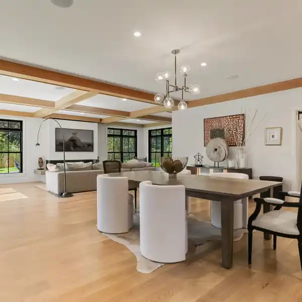 STATE-OF-THE-ART NEW CONSTRUCTION HOME