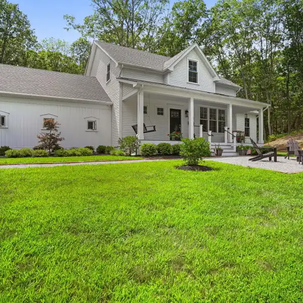 NEWER CLASSIC FARMHOUSE