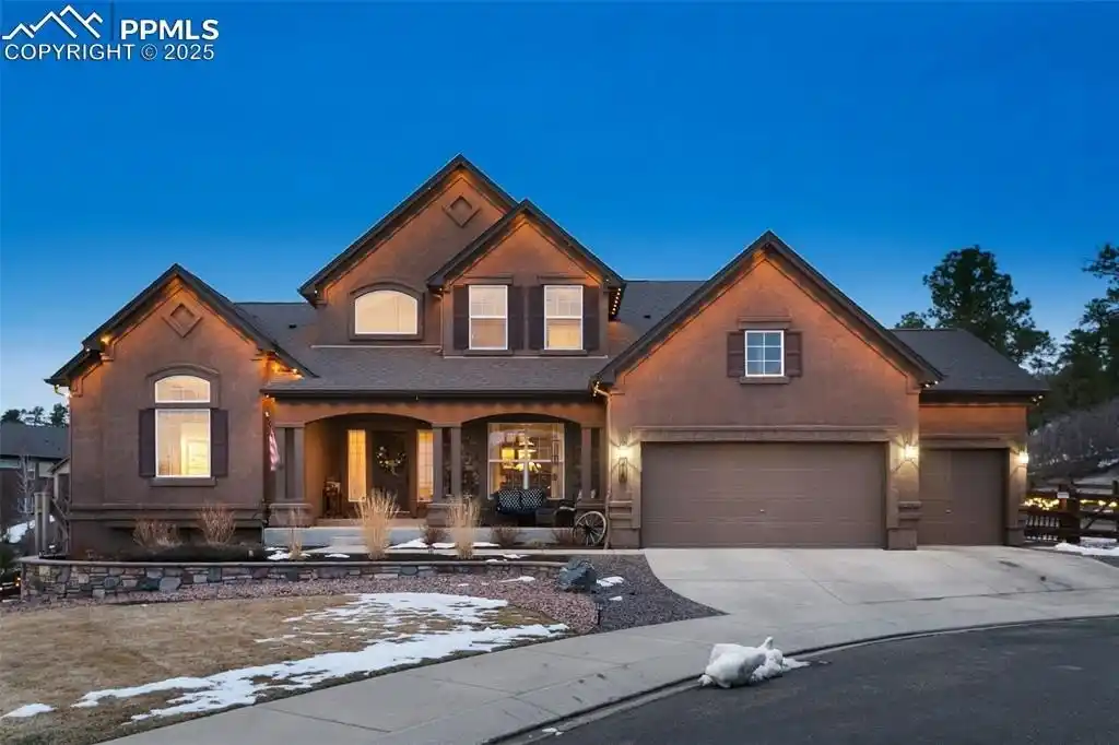 Exquisite Home with Mountain Views