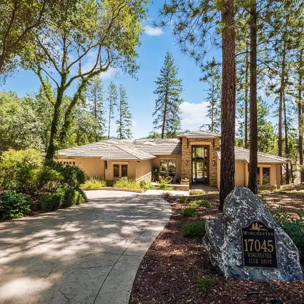 CUSTOM STUNNER ON OVER AN ACRE