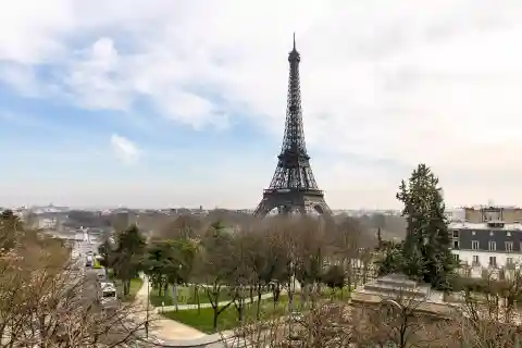 Rare Elegance and Exceptional Views