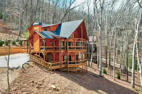 Stunning Prow-front Cabin