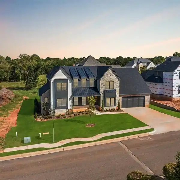 EXQUISITE DESIGN IN AUTUMN RIDGE