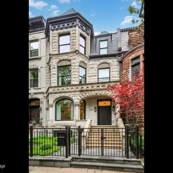 EXTRAORDINARY REINVENTION OF A CLASSIC GOLD COAST HOME