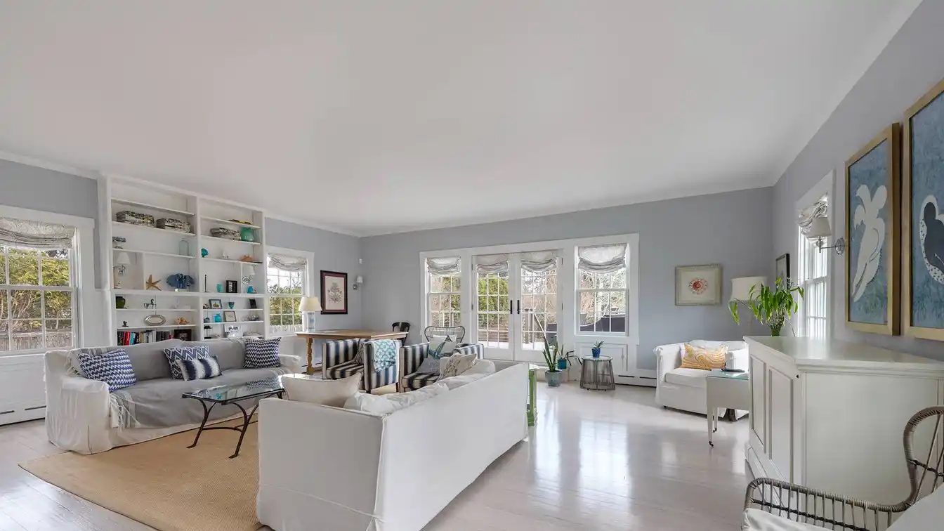 Beautifully Renovated Traditional Home for Rent