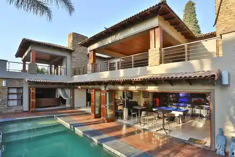 Palatial Residence with State-of-the-art Finishes