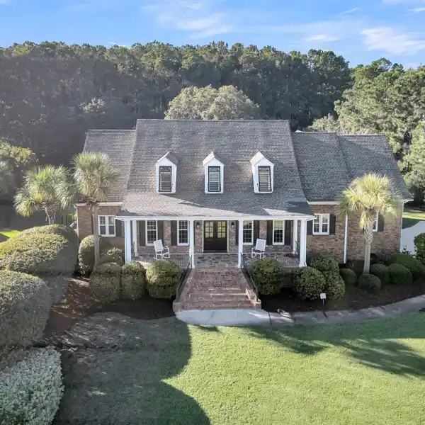 MOVE-IN-READY PRIVATE LOWCOUNTRY OASIS