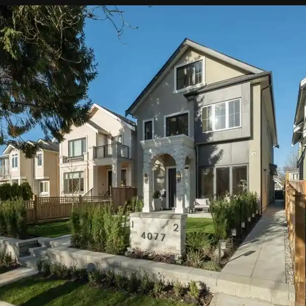 EXQUISITE HOME WITH CUSTOM DESIGNER TOUCHES