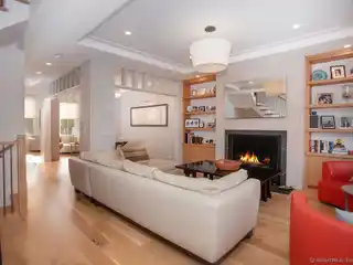 Extraordinary Luxury Townhouse