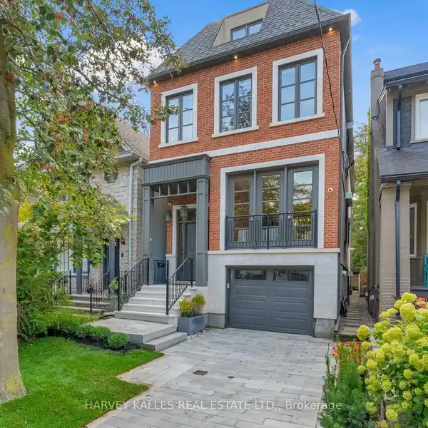 EXECUTIVE RESIDENCE IN THE HEART OF DEER PARK