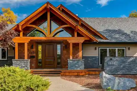 Exceptional Hilltop Bungalow
