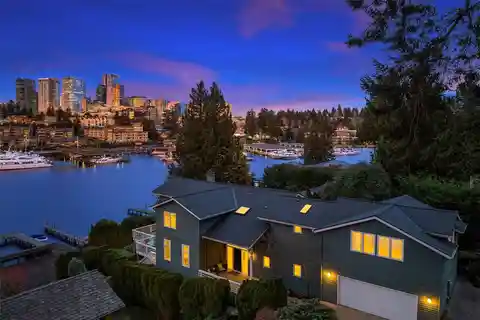 Lakefront Living at Its Best
