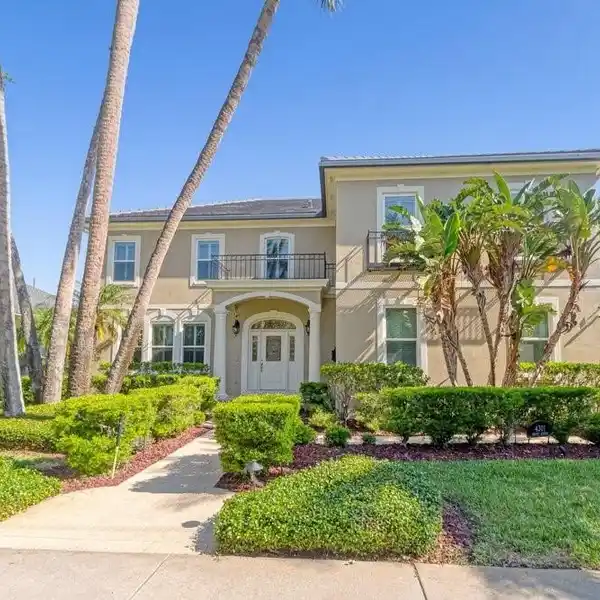 EXQUISITE HOME IN BEACH PARK