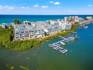 Beautifully Appointed Townhome in Indian Shores