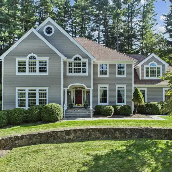 GRACIOUS HOME IN IN MICHELLE ESTATES
