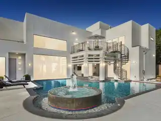 Beautiful Contemporary Home with Wow Factor