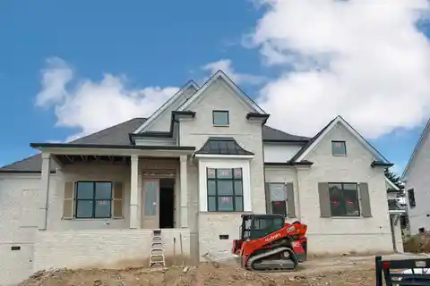 Custom Build in a Brand New Estate Neighborhood
