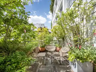 Bright and Peaceful First Floor Apartment