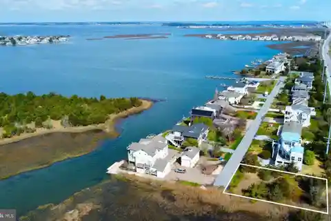 Oversized Lot for a Coastal Dream Home