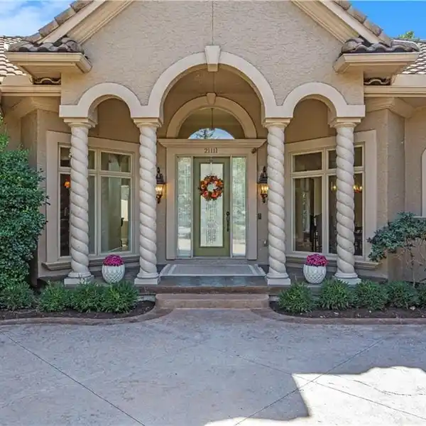 EXTRAORDINARY HOME ON THE FALCON RIDGE GOLF COURSE