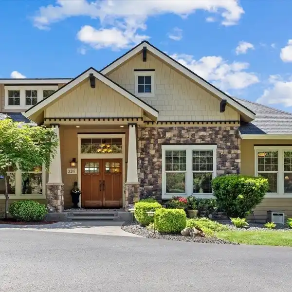 EXTRAORDINARY CUSTOM ESTATE