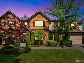 Expansive Murray Franklyn Home