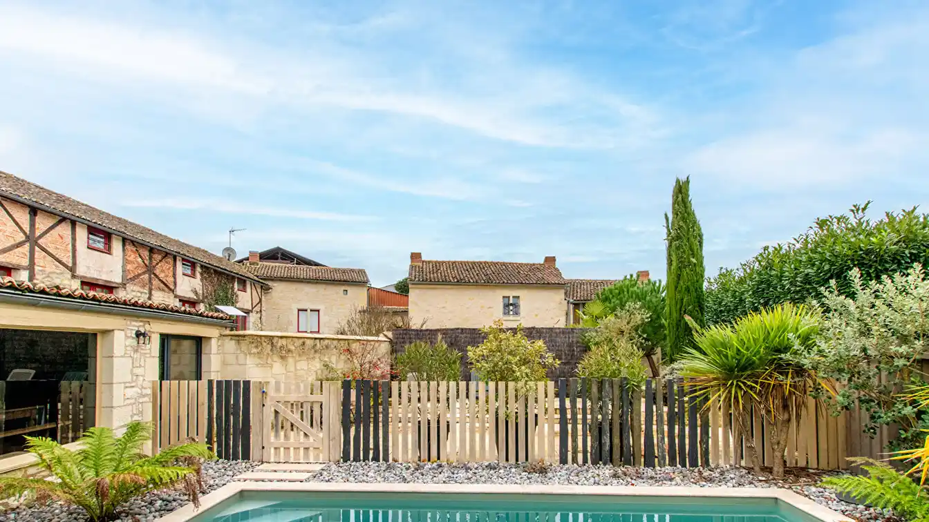 Unique and Versatile Property with Pool