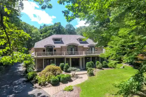 Exquisite Five Bedroom Home