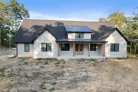 Exceptional New Construction in the Bluffs