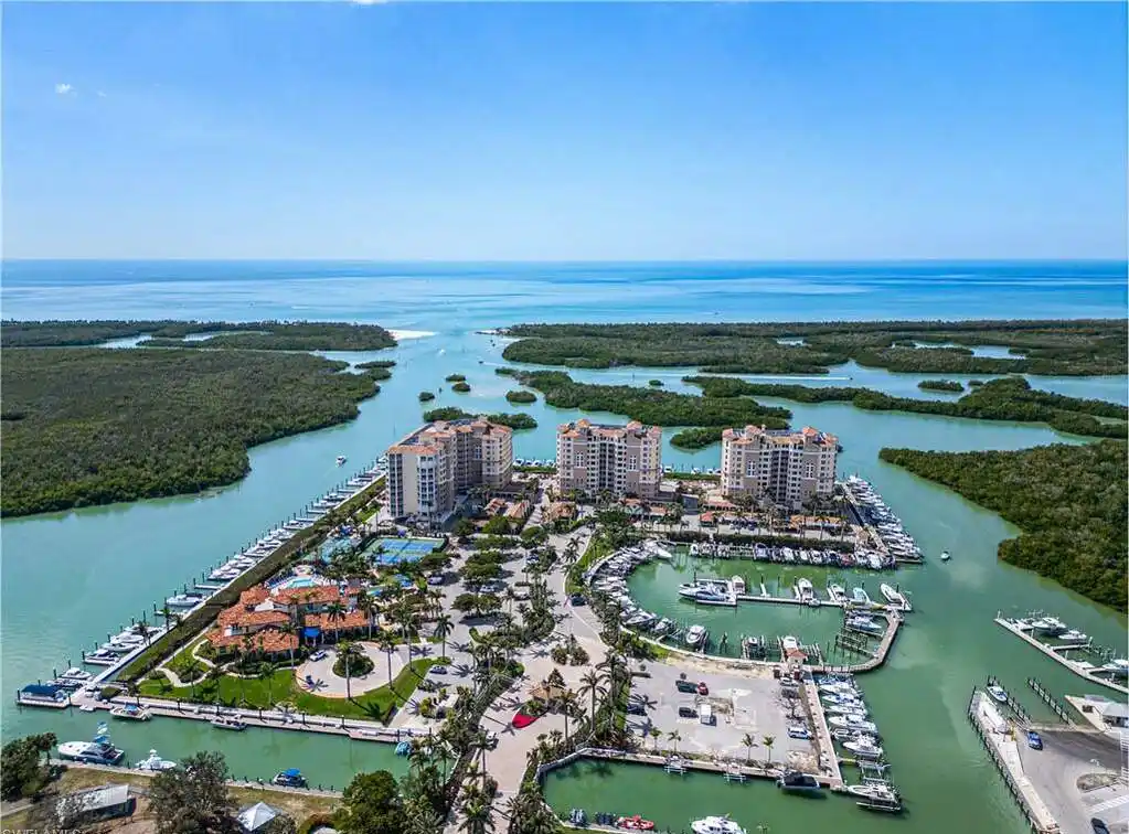 Beautifully Remodeled Condo with Spectacular Gulf and Bay Views