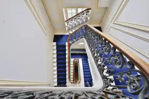 Charming South-Facing Apartment by Versailles Château