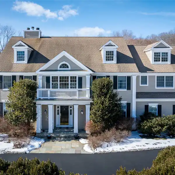 BRIGHT CENTER HALL COLONIAL HOME IN GREAT LOCATION