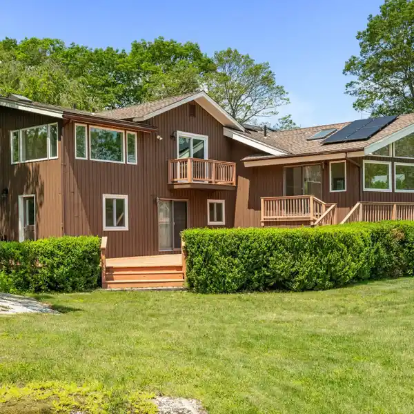 LUXURY RETREAT WITH PANORAMIC WATER AND MOUNTAIN VIEWS