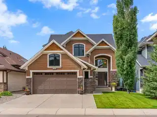 Gorgeous Home Backing onto Green Space