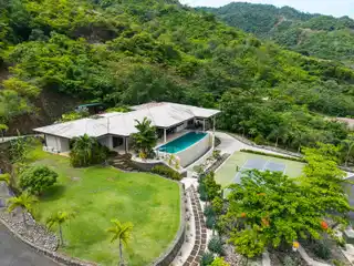 Casa Pickle on the Hill | Spacious Private Estate with Pickleball Court, Mature Gardens & Independent Guest Apartment