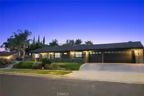 Picture-Perfect Modern Estate in Prime Chatsworth