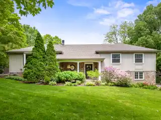 Idyllic Deephaven Retreat with Private Pool