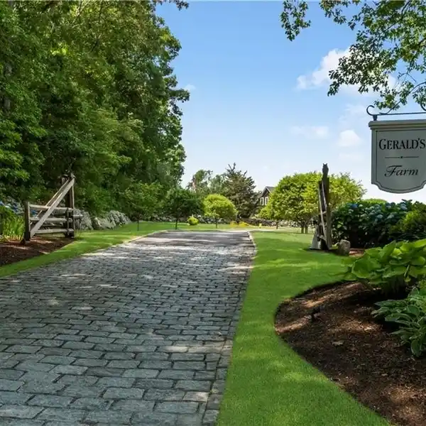 GERALD'S FARM - ELEGANT COUNTRY COMPOUND