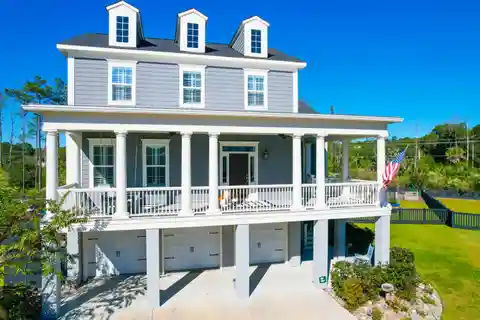 Luxury Estate in Prestigious Stratton by the Sound
