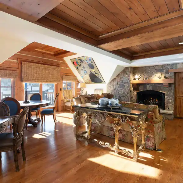 EXCLUSIVE TOP-FLOOR PENTHOUSE IN THE RITZ CARLTON
