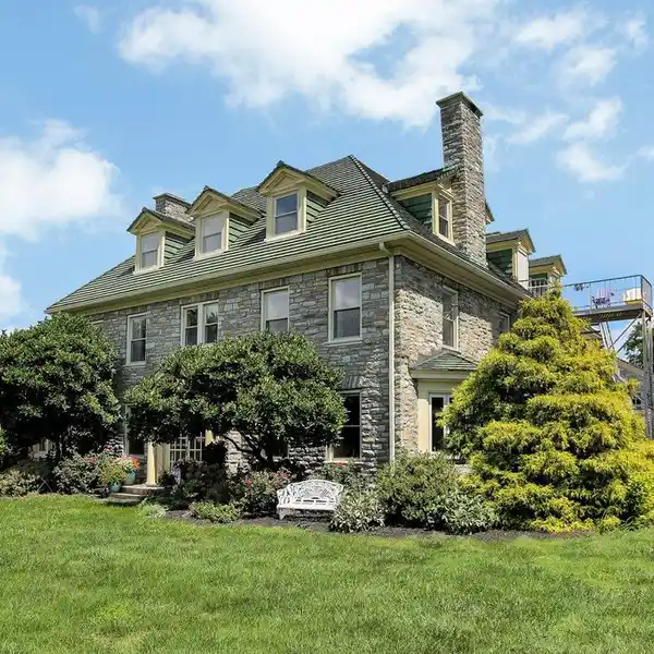 HISTORIC RIVERFRONT MANSION IN HARRISBURG CITY