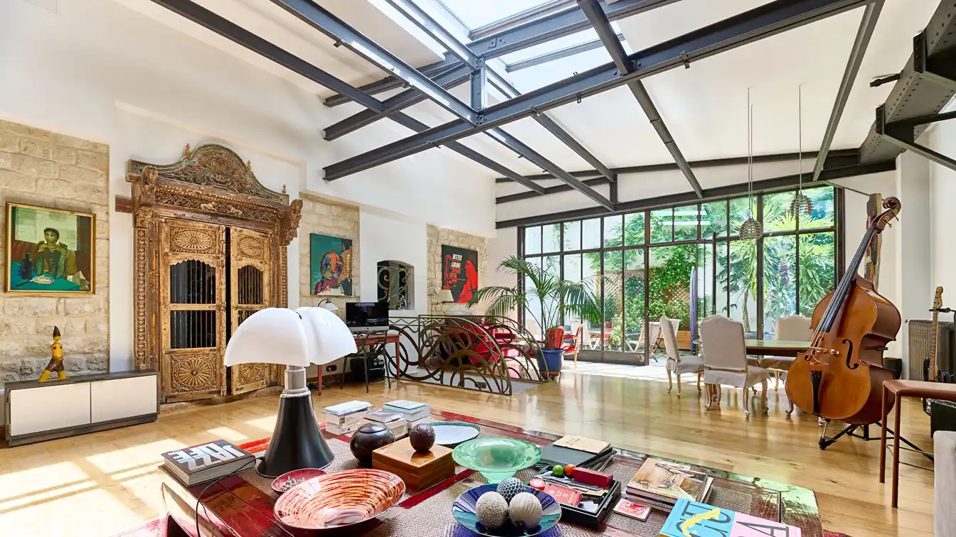 Exceptional Completely Renovated Apartment