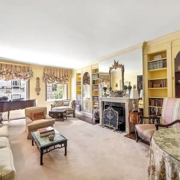 GRACIOUS LIGHT-FILLED HOME